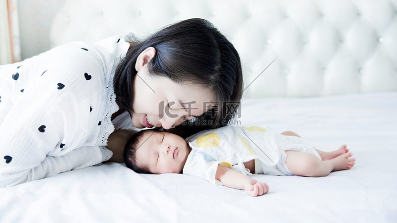 月嫂上门服务，新手妈妈如何选择靠谱的杭州公司？**